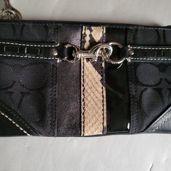 EUC COACH BLACK & TAN WRISTLET CLUTCH W/ LEATHER ACCENTS - Picture 4 of 9